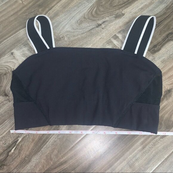 New Balance Sports Bra Size S/M Black White Studio Enlightened‎ Bandeau Crop Top - Picture 10 of 12